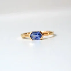 Anpé Atelier Customized Ring Med Blå Safir