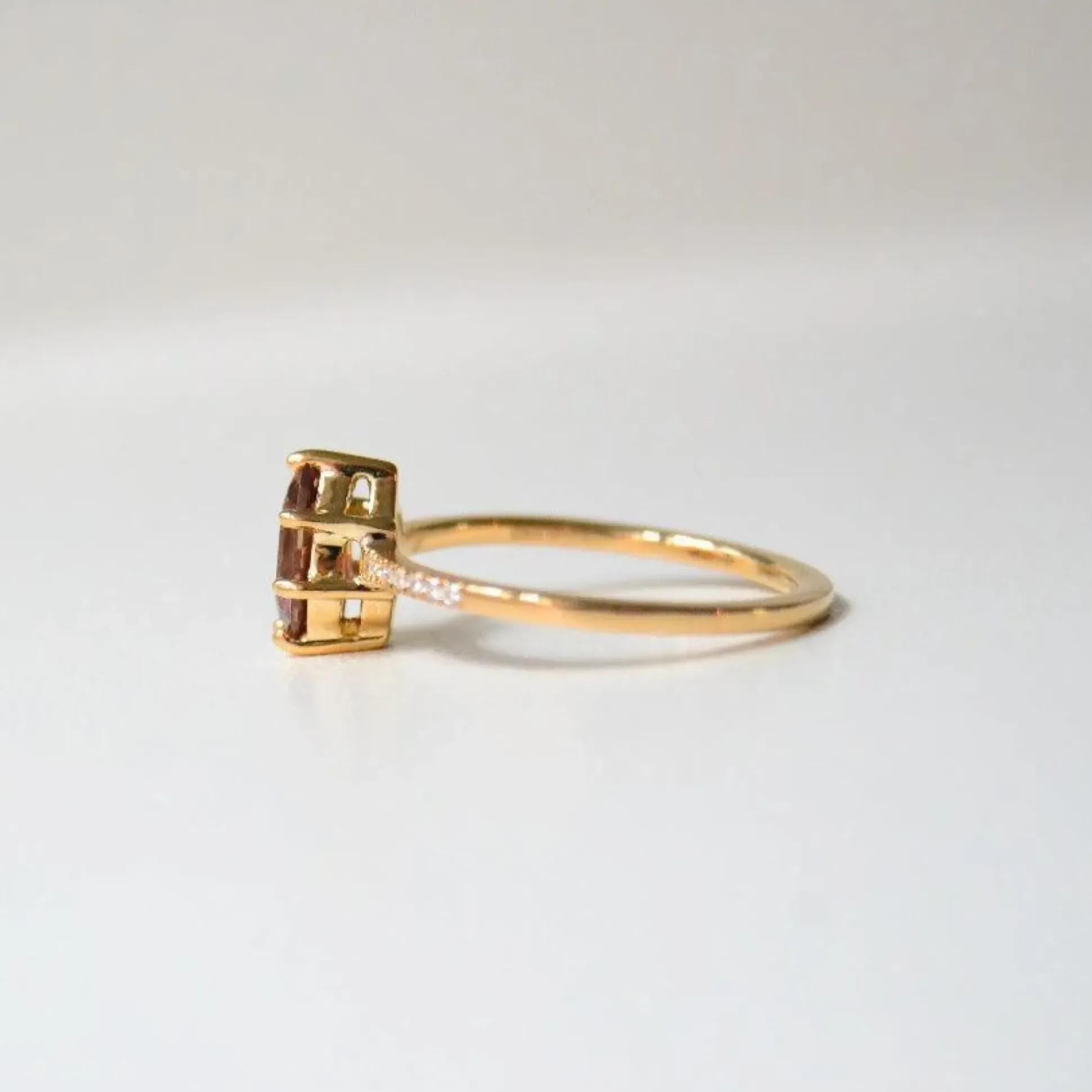 Anpé Atelier Customized Ring Med Brun Safir