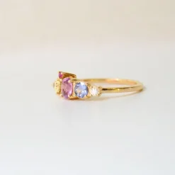 Anpé Atelier Varnaya 18kt Guld Ring m. Safirer