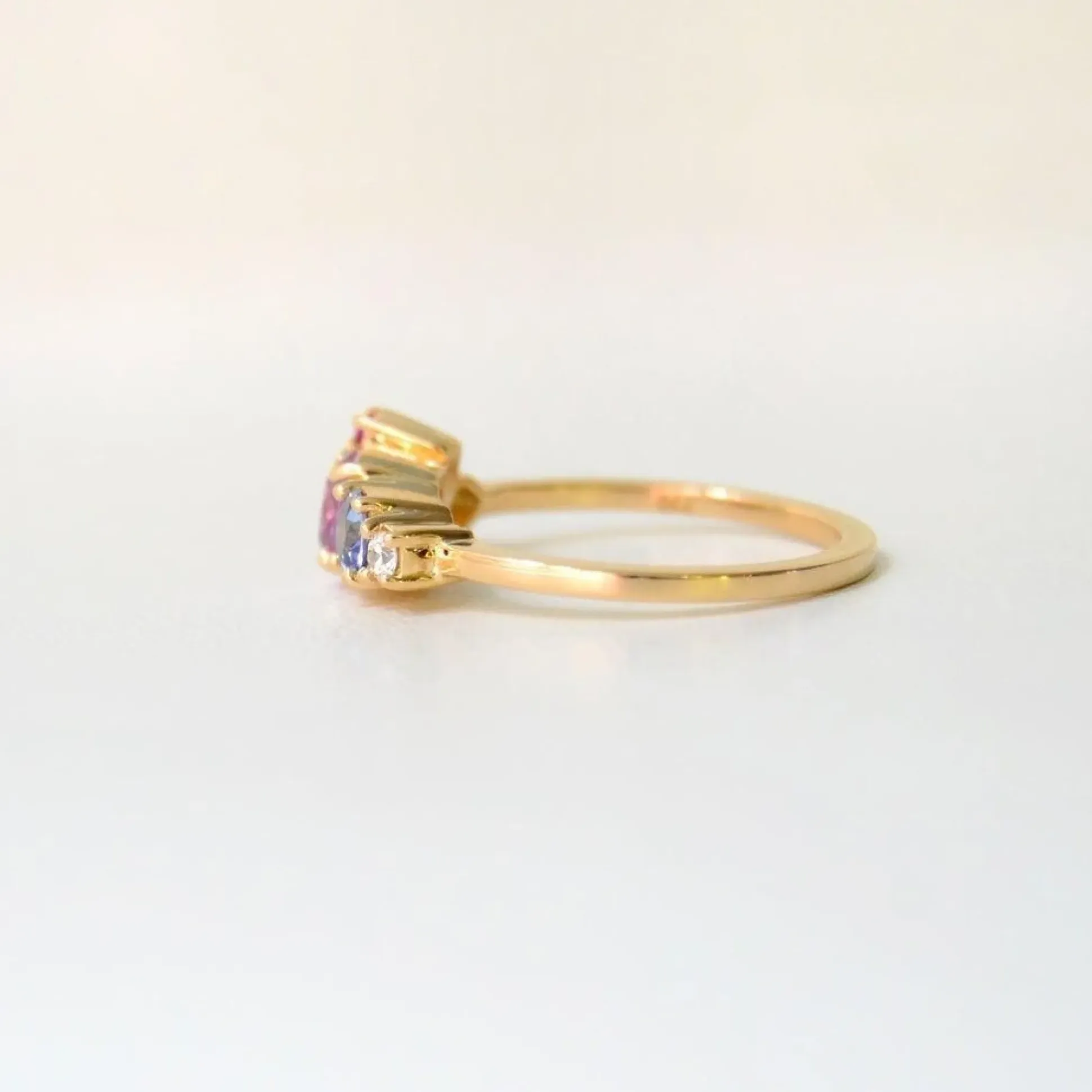 Anpé Atelier Varnaya 18kt Guld Ring m. Safirer