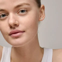 Enamel Organic Clover Små Firekløver Ørestikker i Sølv
